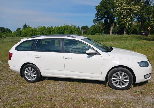 Skoda Octavia cena 23900 przebieg: 298000, rok produkcji 2014 z Poznań małe 121